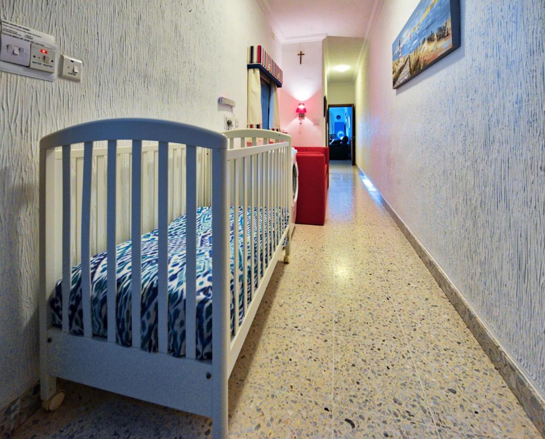 Beachfront With Seaviews Apartment No56 Award Winner Unbeatable Location For Closeness To The Sea Ideal For Guests Looking For Winter Spring And Autumn Breaks In Sunny Malta Also Ideal For Coastal Hikers Mellieħa Extérieur photo